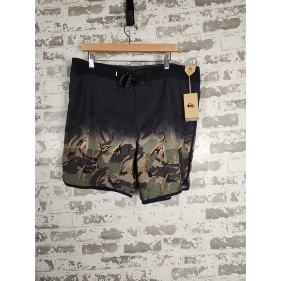 Quiksilver Boardshorts Highlite Scallop Men's 38 19‎ In Swim Trunks Camo Print - Picture 1 of 16